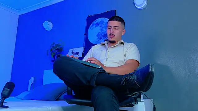 MrFox   online show from December 15, 2025, 12:00 pm