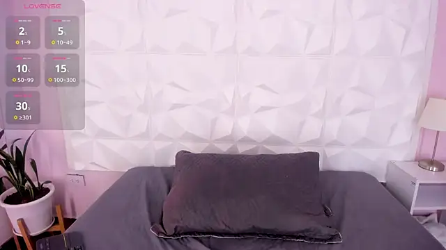 HannahToons online show from November 25, 2025, 2:56 am