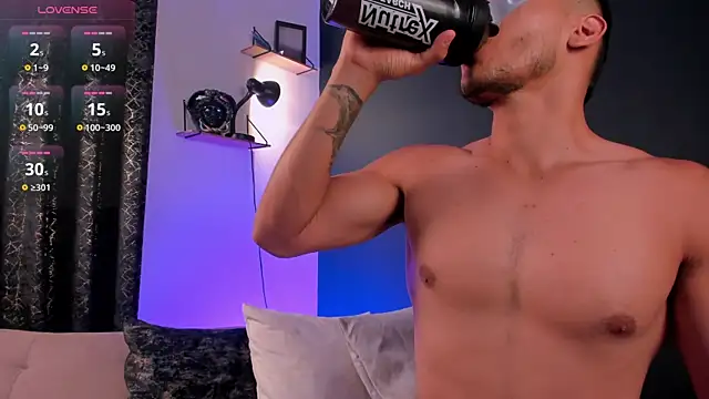 Snapshot of MarkSantozz chatting on November 25, 2025, 7:25 pm MarkSantozz online show from November 25, 2025, 7:25 pm