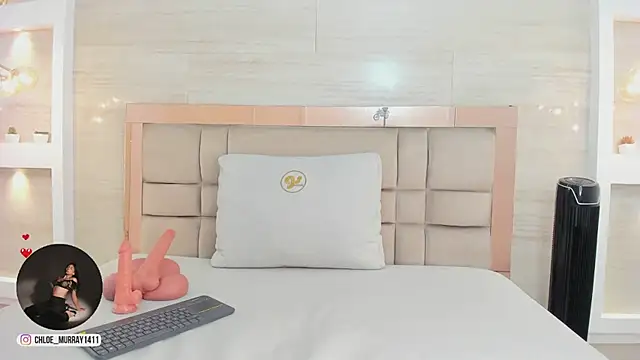 chloe murray online show from February 26, 2026, 12:49 pm