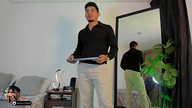 Snapshot of austin_spears_ chatting on October 13, 2025, 12:34 am austin spears online show from October 13, 2025, 12:34 am