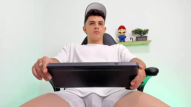 Mikecooper online show from October 12, 2025, 11:50 pm