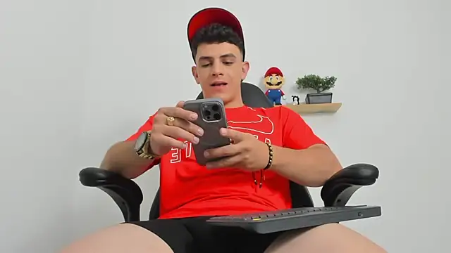 Mikecooper online show from October 8, 2025, 5:09 am