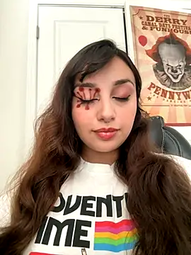 Snapshot of CharmingMaddie chatting on October 10, 2025, 5:14 pm CharmingMaddie online show from October 10, 2025, 5:14 pm