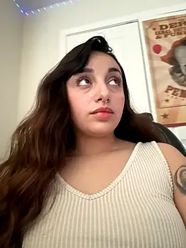 Snapshot of CharmingMaddie chatting on October 25, 2025, 3:34 pm CharmingMaddie online show from October 25, 2025, 3:34 pm