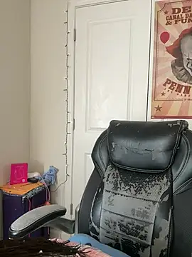 CharmingMaddie online show from January 13, 2026, 5:06 pm