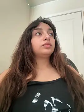 Snapshot of CharmingMaddie chatting on October 12, 2025, 5:25 pm CharmingMaddie online show from October 12, 2025, 5:25 pm