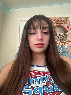 Snapshot of CharmingMaddie chatting on November 17, 2025, 5:17 pm CharmingMaddie online show from November 17, 2025, 5:17 pm