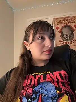 Snapshot of CharmingMaddie chatting on October 16, 2025, 11:24 pm CharmingMaddie online show from October 16, 2025, 11:24 pm