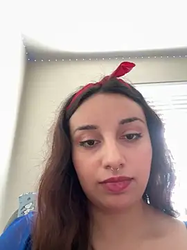 CharmingMaddie online show from April 28, 2026, 5:39 pm