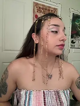 CharmingMaddie online show from March 15, 2026, 5:20 pm