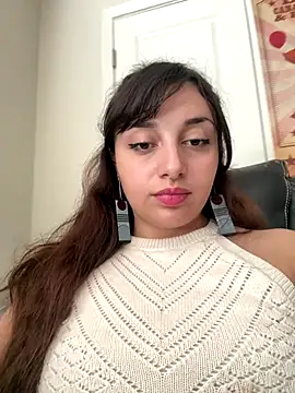 Snapshot of CharmingMaddie chatting on October 31, 2025, 3:52 pm CharmingMaddie online show from October 31, 2025, 3:52 pm