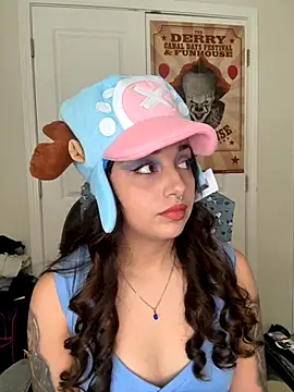 Snapshot of CharmingMaddie chatting on December 4, 2025, 4:50 pm CharmingMaddie online show from December 4, 2025, 4:50 pm