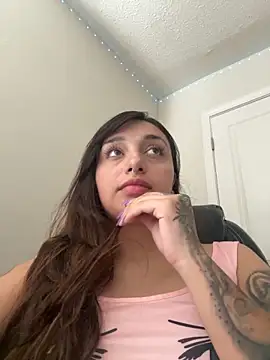 Snapshot of CharmingMaddie chatting on October 23, 2025, 3:54 pm CharmingMaddie online show from October 23, 2025, 3:54 pm