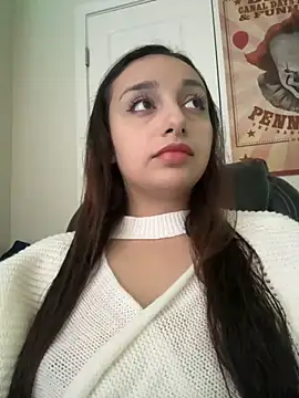 Snapshot of CharmingMaddie chatting on November 2, 2025, 8:36 pm CharmingMaddie online show from November 2, 2025, 8:36 pm