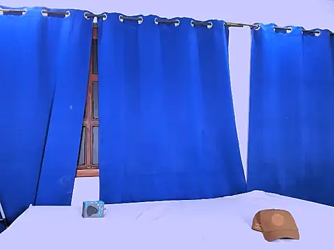 bamby kitty online show from October 31, 2025, 3:47 am