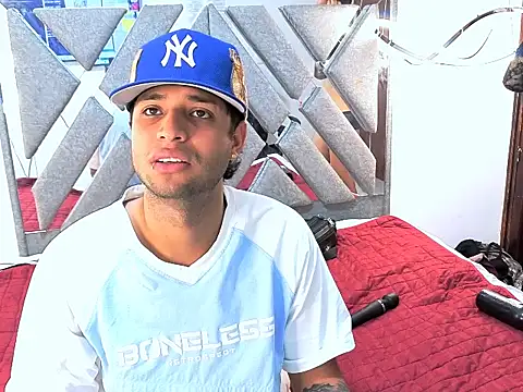 bamby kitty online show from November 18, 2025, 2:49 am