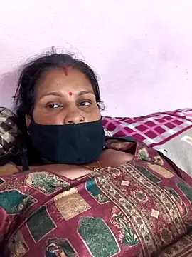 Love-pari077 online show from February 12, 2026, 2:39 pm