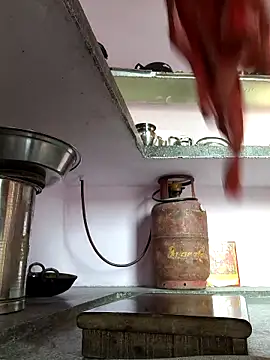 Snapshot of Love-pari077 chatting on November 8, 2025, 2:37 am Love-pari077 online show from November 8, 2025, 2:37 am