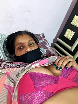Snapshot of Love-pari077 chatting on April 25, 2026, 4:48 am Love-pari077 online show from April 25, 2026, 4:48 am
