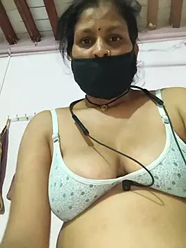 Snapshot of Love-pari077 chatting on May 20, 2026, 3:31 pm Love-pari077 online show from May 20, 2026, 3:31 pm