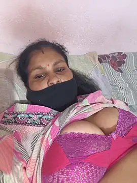 Snapshot of Love-pari077 chatting on May 21, 2026, 5:27 am Love-pari077 online show from May 21, 2026, 5:27 am