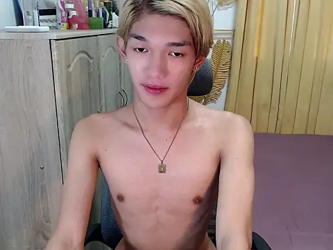 fuckerfriendsxx online show from June 13, 2026, 12:52 am