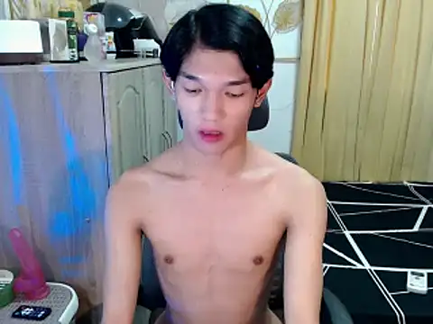 Snapshot of fuckerfriendsxx chatting on August 3, 2026, 1:47 am fuckerfriendsxx online show from August 3, 2026, 1:47 am