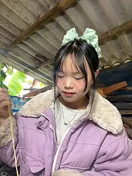 Snapshot of AdamLazis chatting on November 6, 2025, 1:09 am AdamLazis online show from November 6, 2025, 1:09 am