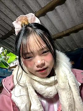 Snapshot of AdamLazis chatting on November 18, 2025, 1:21 am AdamLazis online show from November 18, 2025, 1:21 am