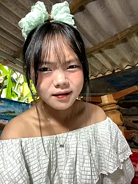 Snapshot of AdamLazis chatting on October 26, 2025, 12:44 am AdamLazis online show from October 26, 2025, 12:44 am