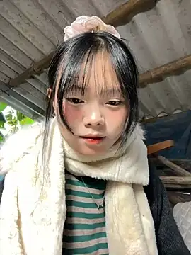 Snapshot of AdamLazis chatting on November 16, 2025, 12:37 am AdamLazis online show from November 16, 2025, 12:37 am