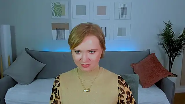 Snapshot of BellaSmitty chatting on April 15, 2026, 9:15 am BellaSmitty online show from April 15, 2026, 9:15 am