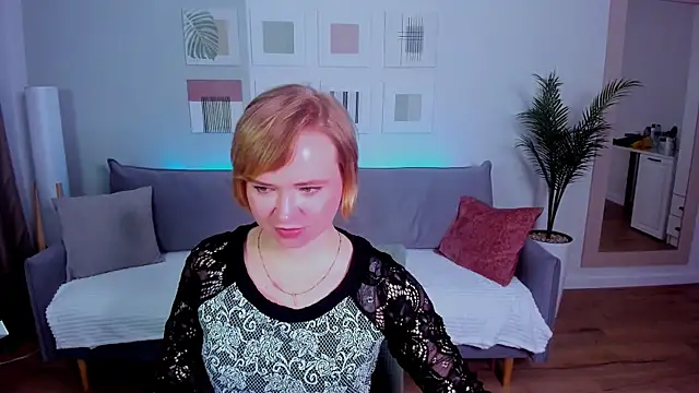 Snapshot of BellaSmitty chatting on April 14, 2026, 9:25 am BellaSmitty online show from April 14, 2026, 9:25 am