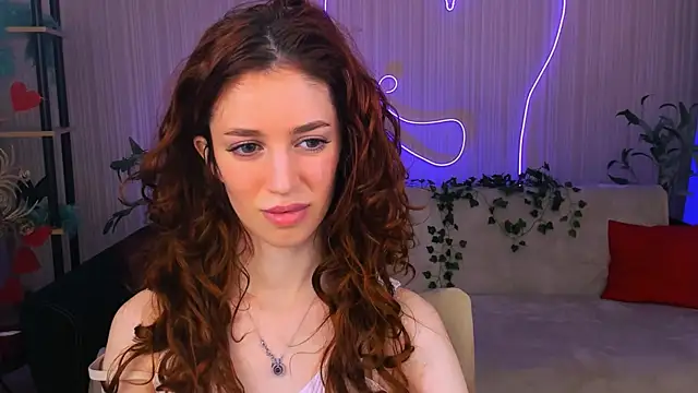 Snapshot of ChristinaConteeree chatting on June 4, 2026, 7:18 pm ChristinaConteeree online show from June 4, 2026, 7:18 pm