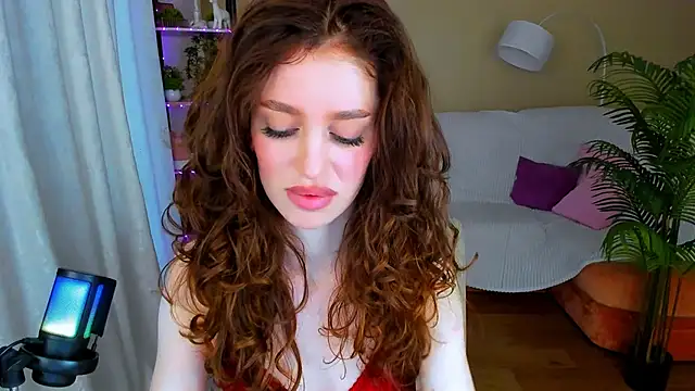 Snapshot of ChristinaConteeree chatting on October 7, 2025, 1:23 pm ChristinaConteeree online show from October 7, 2025, 1:23 pm