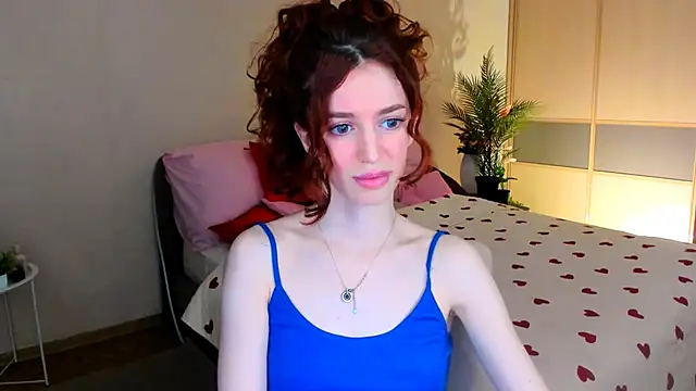 Snapshot of ChristinaConteeree chatting on June 6, 2026, 7:41 pm ChristinaConteeree online show from June 6, 2026, 7:41 pm