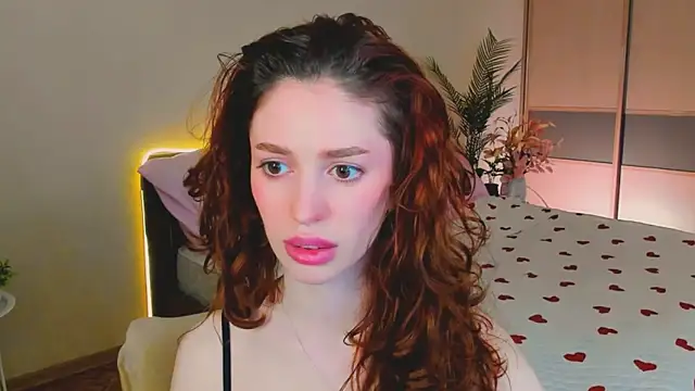 ChristinaConteeree online show from April 23, 2026, 1:24 pm