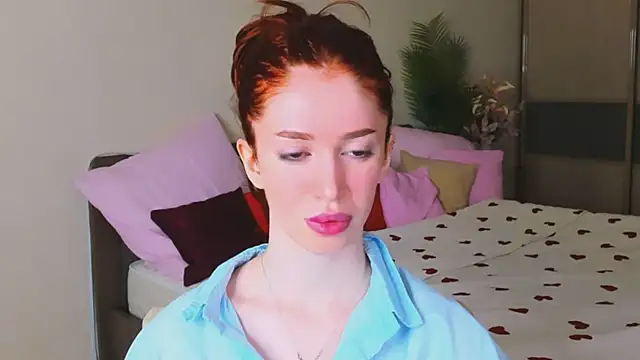 ChristinaConteeree online show from May 4, 2026, 3:21 am