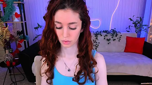 Snapshot of ChristinaConteeree chatting on June 5, 2026, 7:19 pm ChristinaConteeree online show from June 5, 2026, 7:19 pm