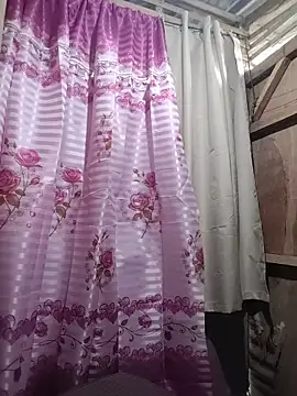 Snapshot of Romantic_Sabrina chatting on June 30, 2026, 6:35 am Romantic Sabrina online show from June 30, 2026, 6:35 am