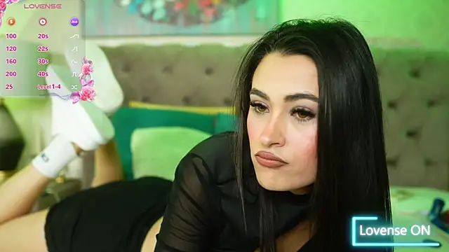 Pretty Lia  online show from December 19, 2025, 8:44 pm