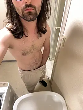 Snapshot of Frankieyyy1 chatting on October 30, 2025, 8:34 am Frankieyyy1 online show from October 30, 2025, 8:34 am