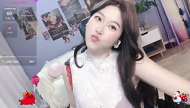Snapshot of Emmaq996 chatting on August 3, 2026, 9:04 am Emmaq996 online show from August 3, 2026, 9:04 am