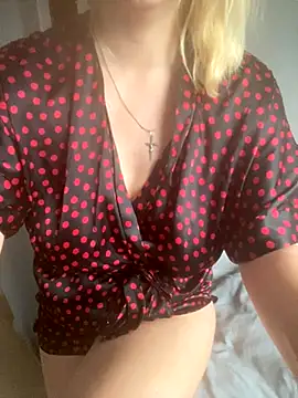 Xyligana33 online show from November 9, 2025, 9:57 am