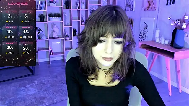 Snapshot of CrystallBloom chatting on October 17, 2025, 5:00 am CrystallBloom online show from October 17, 2025, 5:00 am