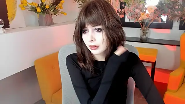 Snapshot of CrystallBloom chatting on October 20, 2025, 4:25 am CrystallBloom online show from October 20, 2025, 4:25 am