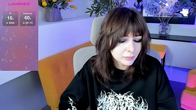 Snapshot of CrystallBloom chatting on October 10, 2025, 2:23 am CrystallBloom online show from October 10, 2025, 2:23 am