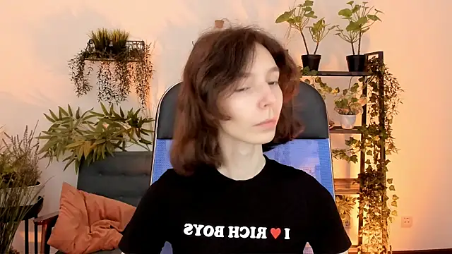 Snapshot of EmmanuellBrown chatting on November 30, 2025, 4:13 am EmmanuellBrown online show from November 30, 2025, 4:13 am