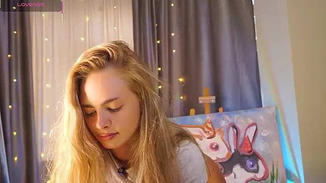 Snapshot of AliciaMellow chatting on March 14, 2026, 12:00 pm AliciaMellow online show from March 14, 2026, 12:00 pm